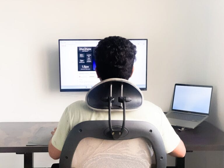 Chiropractor Technology Computer - ToolPeak