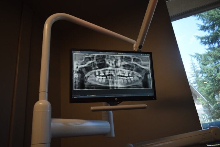 Dentist Technology Computer - ToolPeak
